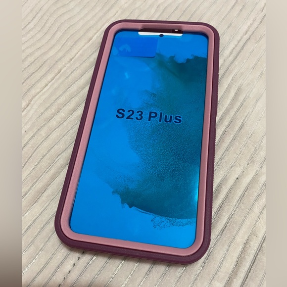 Purple phone case for Samsung s23 plus - Picture 2 of 4